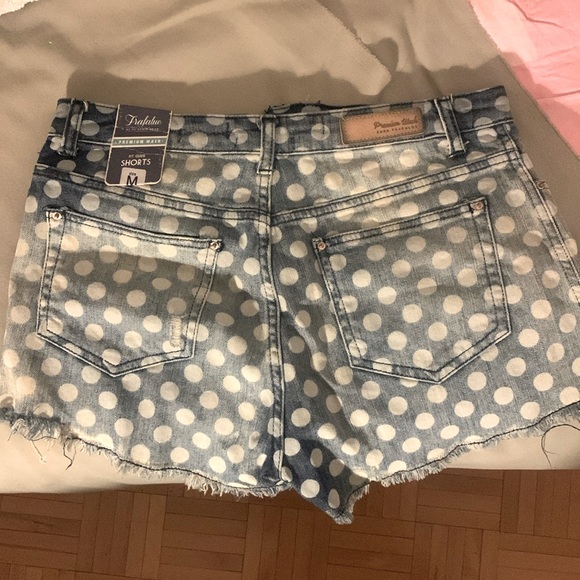 Distressed jeans shorts - Picture 2 of 2